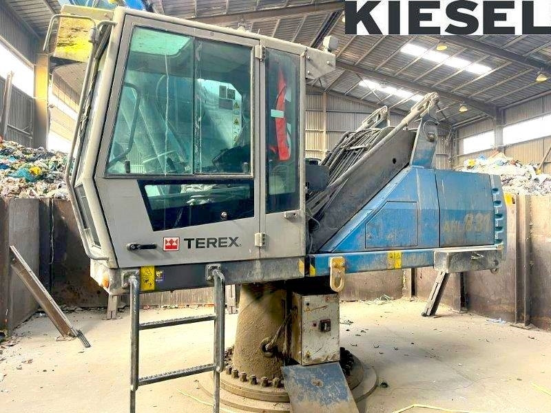 Fuchs AHL 831 D - حفارة النقل والشحن: صور 1 Fuchs AHL 831 D - حفارة النقل والشحن: صور 1