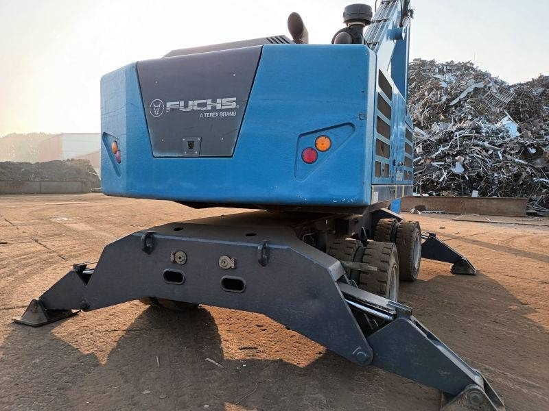 Fuchs MHL 350 F - حفارة النقل والشحن: صور 4 Fuchs MHL 350 F - حفارة النقل والشحن: صور 4