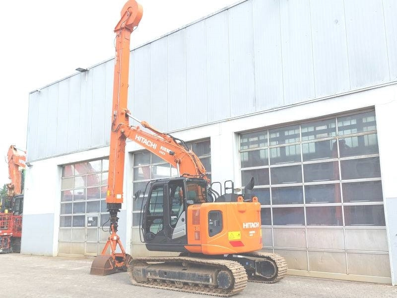 Hitachi ZX 135 US-6 Teledipper - حفارات زحافة: صور 3 Hitachi ZX 135 US-6 Teledipper - حفارات زحافة: صور 3