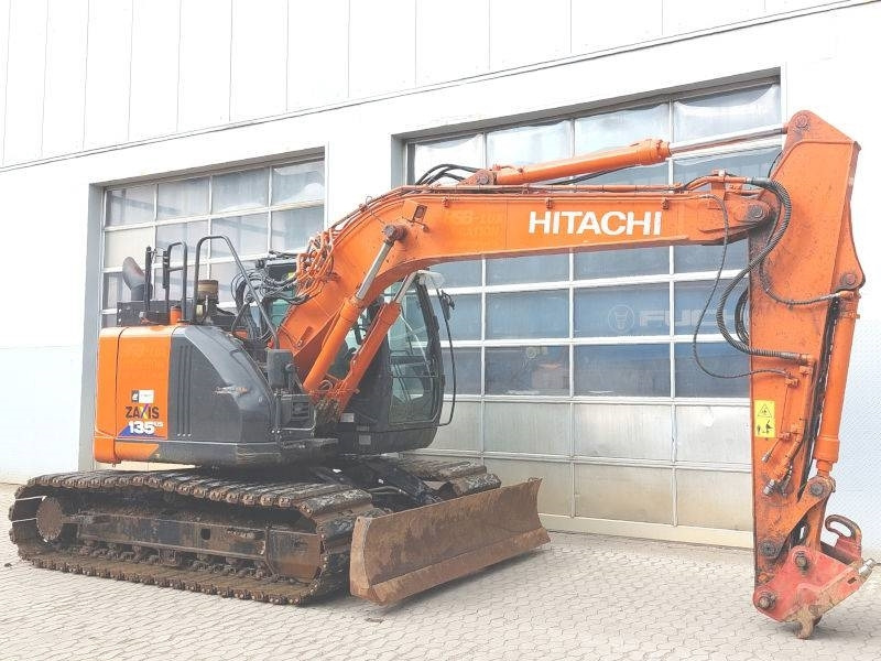 Hitachi ZX 135 US-6 - حفارات زحافة: صور 4 Hitachi ZX 135 US-6 - حفارات زحافة: صور 4