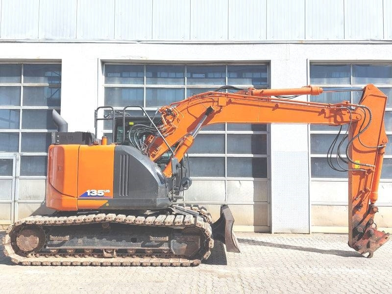 Hitachi ZX 135 US-6 - حفارات زحافة: صور 5 Hitachi ZX 135 US-6 - حفارات زحافة: صور 5