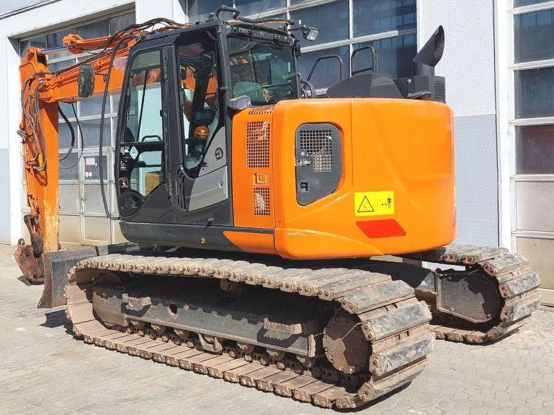 Hitachi ZX 135 US-6 - حفارات زحافة: صور 3 Hitachi ZX 135 US-6 - حفارات زحافة: صور 3