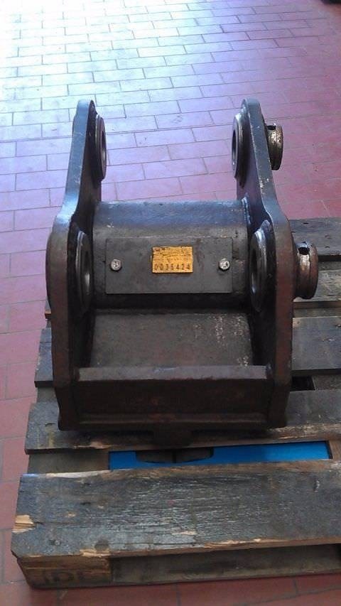 Nado Hitachi ZX110 - ZX135 - ZX140 - ZX145  - وصلة الربط للمعدات المعلقة - آلات البناء: صور 4 Nado Hitachi ZX110 - ZX135 - ZX140 - ZX145  - وصلة الربط للمعدات المعلقة - آلات البناء: صور 4