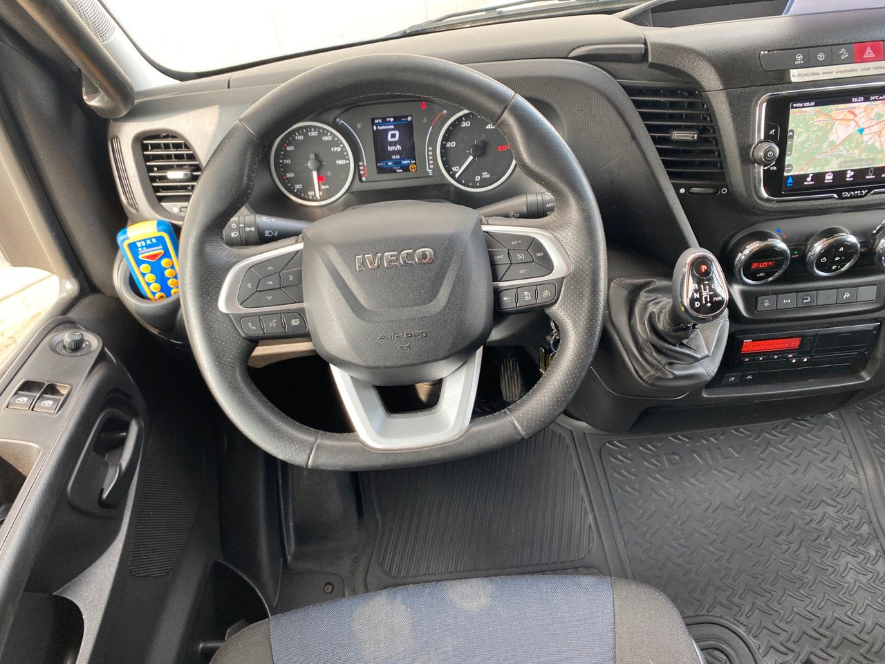 الشاحنات الصغيرة ستائر Iveco Daily Hi-Matic 70 C 21 Topsleeper | LBW 1,00to.: صور 15