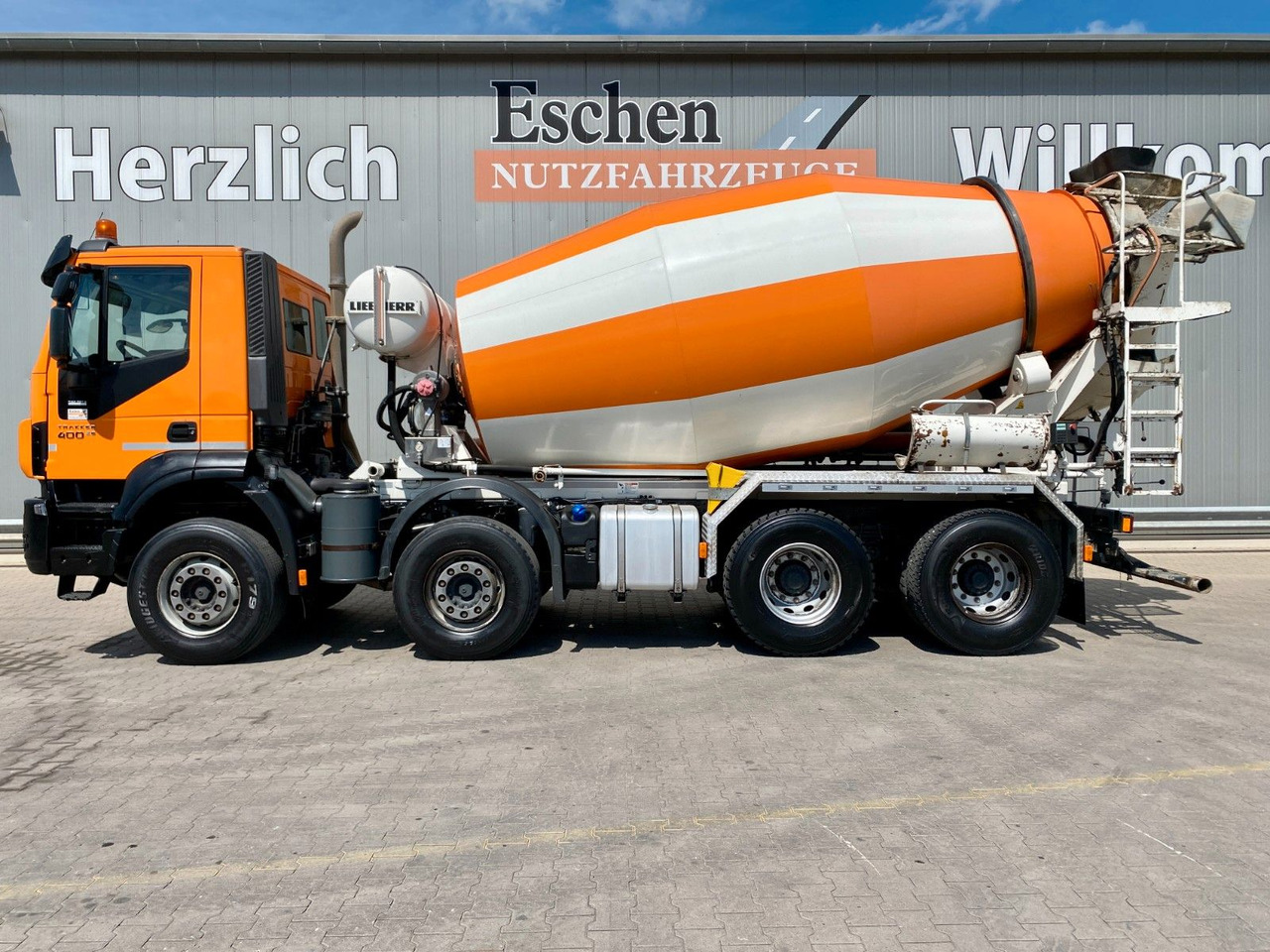 Iveco Trakker AD 340 TB 400/8x4 | 9m³ Liebherr*Navi*AC - شاحنة خلاطة خرسانة: صور 2 Iveco Trakker AD 340 TB 400/8x4 | 9m³ Liebherr*Navi*AC - شاحنة خلاطة خرسانة: صور 2