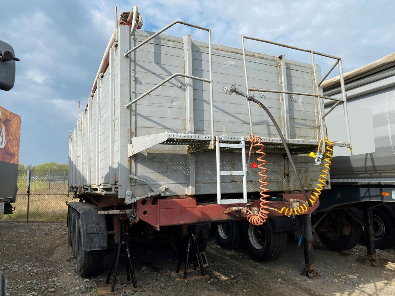 Langendorf SK 24/27 | Stahl 22m³*Luft-Lift*Rollplane*BPW - قلابة نصف مقطورة: صور 5 Langendorf SK 24/27 | Stahl 22m³*Luft-Lift*Rollplane*BPW - قلابة نصف مقطورة: صور 5