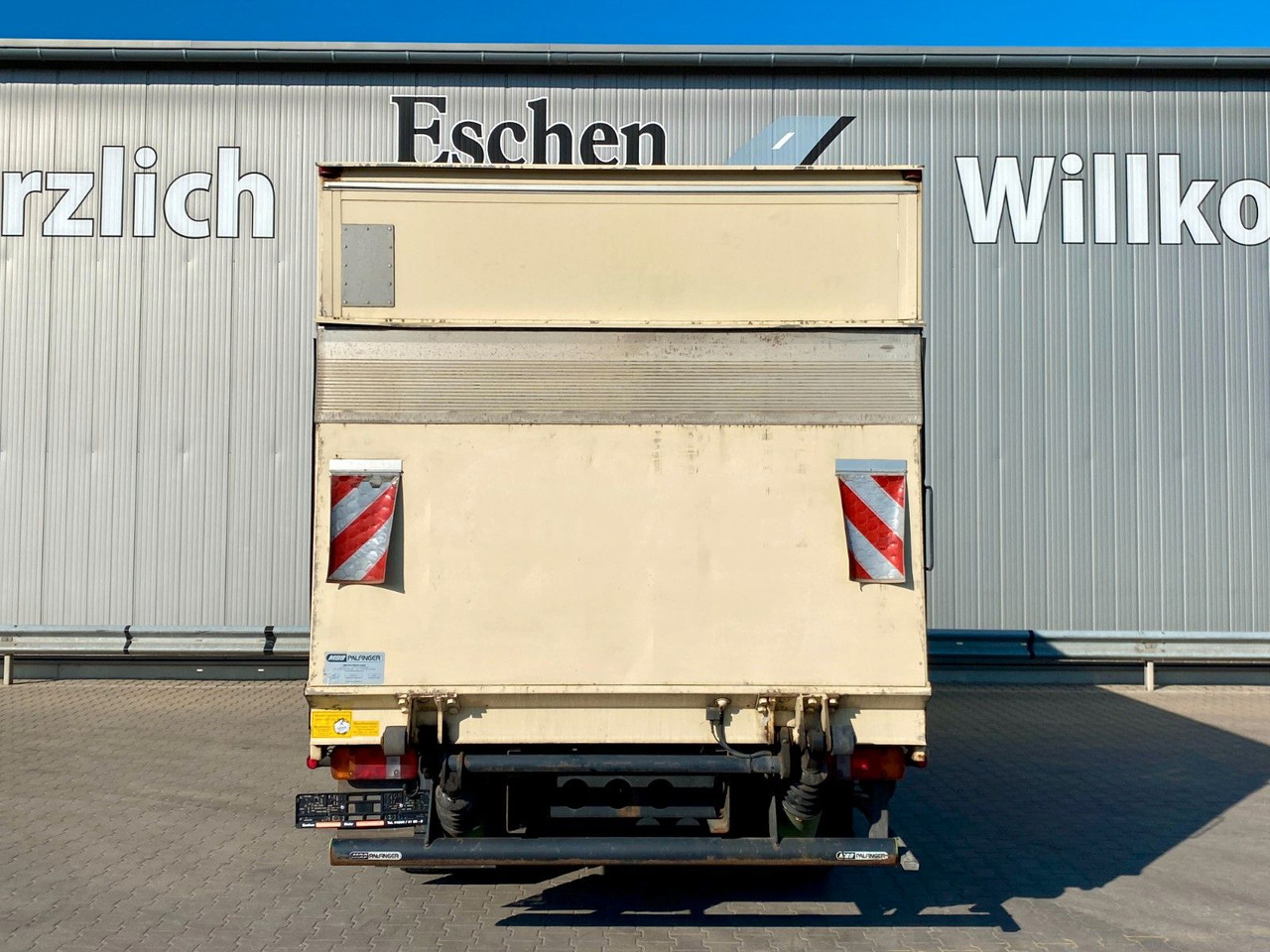 MAN TGL 8.150 Blatt/Blatt*5,5mKoffer*LBW*Seitentür MAN TGL 8.150 Blatt/Blatt*5,5mKoffer*LBW*Seitentür - الشاحنات الصغيرة صندوق مغلق: صور 4 MAN TGL 8.150 Blatt/Blatt*5,5mKoffer*LBW*Seitentür MAN TGL 8.150 Blatt/Blatt*5,5mKoffer*LBW*Seitentür - الشاحنات الصغيرة صندوق مغلق: صور 4