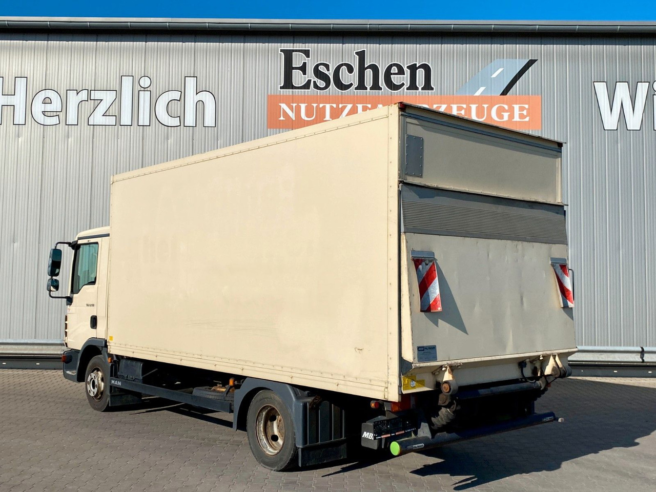 MAN TGL 8.150 Blatt/Blatt*5,5mKoffer*LBW*Seitentür MAN TGL 8.150 Blatt/Blatt*5,5mKoffer*LBW*Seitentür - الشاحنات الصغيرة صندوق مغلق: صور 3 MAN TGL 8.150 Blatt/Blatt*5,5mKoffer*LBW*Seitentür MAN TGL 8.150 Blatt/Blatt*5,5mKoffer*LBW*Seitentür - الشاحنات الصغيرة صندوق مغلق: صور 3