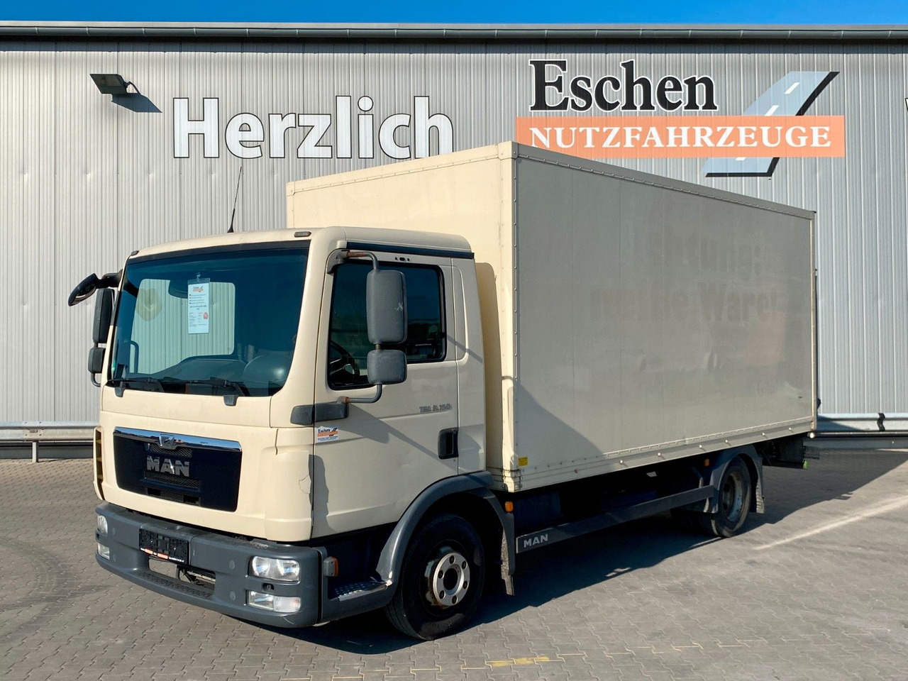 MAN TGL 8.150 Blatt/Blatt*5,5mKoffer*LBW*Seitentür MAN TGL 8.150 Blatt/Blatt*5,5mKoffer*LBW*Seitentür - الشاحنات الصغيرة صندوق مغلق: صور 1 MAN TGL 8.150 Blatt/Blatt*5,5mKoffer*LBW*Seitentür MAN TGL 8.150 Blatt/Blatt*5,5mKoffer*LBW*Seitentür - الشاحنات الصغيرة صندوق مغلق: صور 1