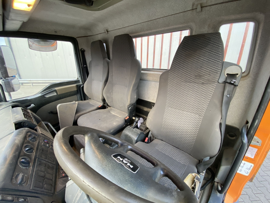 MAN TGL 8.210 4x2 BL - شاحنات مسطحة: صور 4 MAN TGL 8.210 4x2 BL - شاحنات مسطحة: صور 4