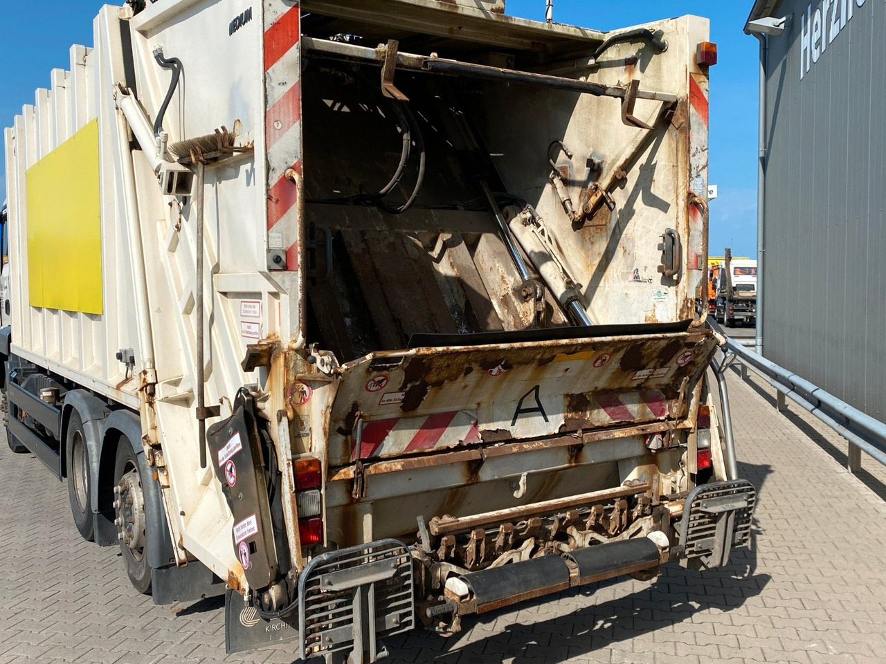 MAN TGS 26.320 6x2-4 | Zöller Medium X2EC24*3x Sitze - شاحنة القمامة: صور 3 MAN TGS 26.320 6x2-4 | Zöller Medium X2EC24*3x Sitze - شاحنة القمامة: صور 3