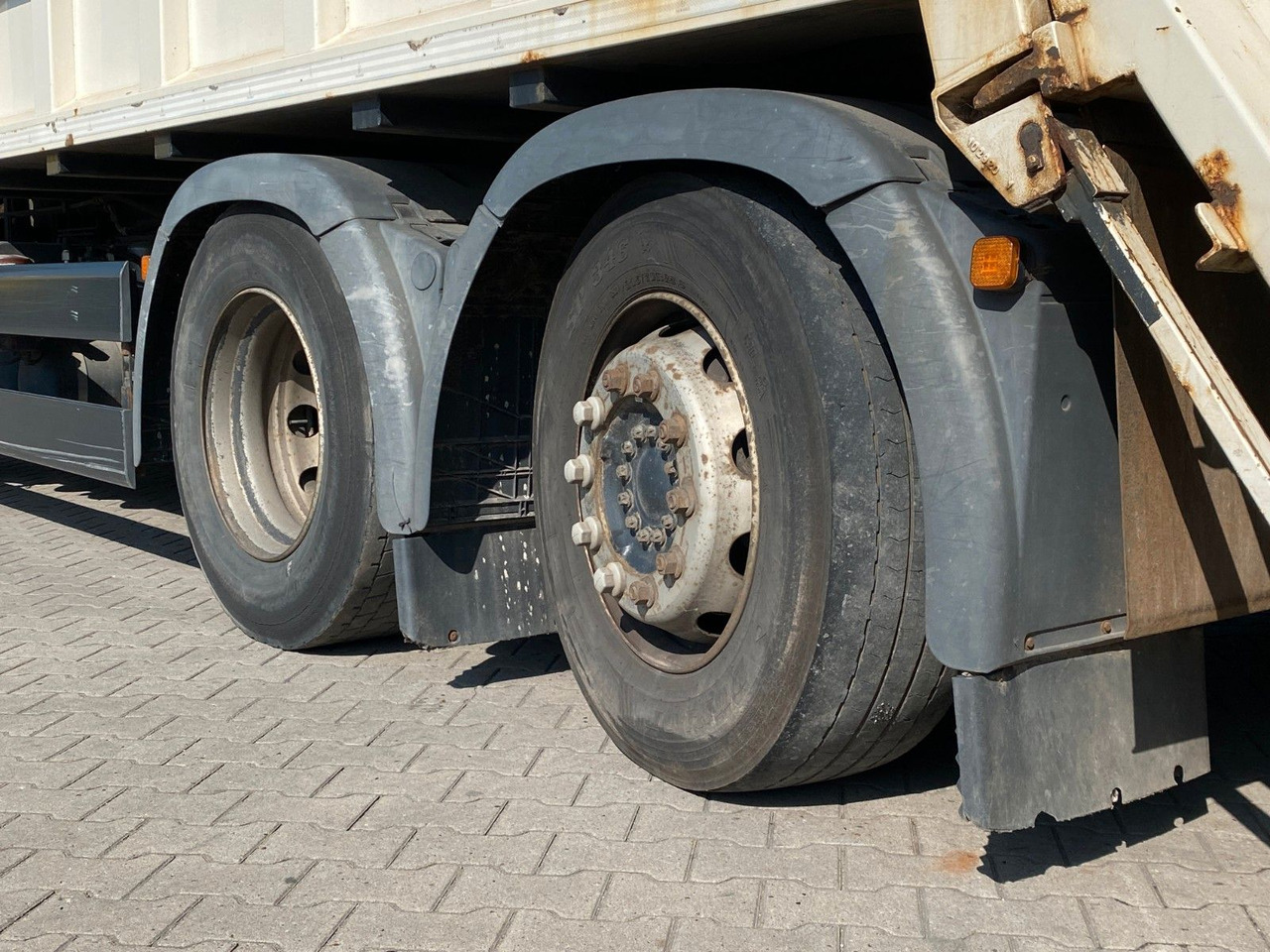 MAN TGS 26.320 6x2-4 | Zöller Medium X2EC24*3x Sitze - شاحنة القمامة: صور 4 MAN TGS 26.320 6x2-4 | Zöller Medium X2EC24*3x Sitze - شاحنة القمامة: صور 4