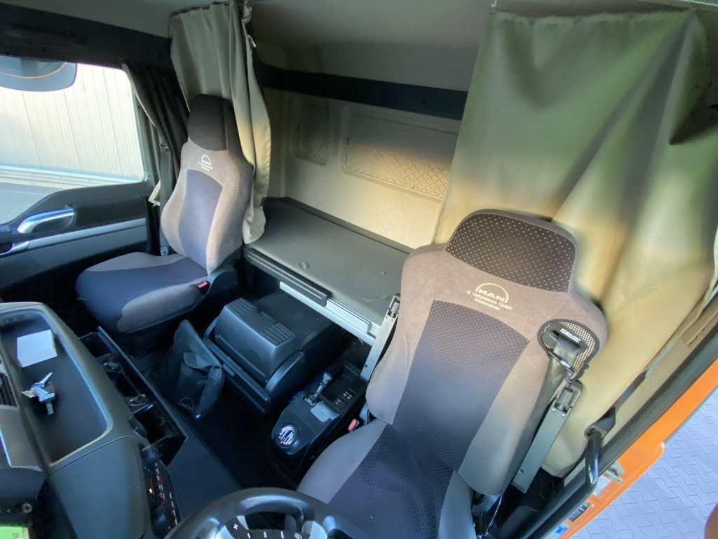 MAN TGX 18.420 4x2 BLS - شاحنة جرار: صور 5 MAN TGX 18.420 4x2 BLS - شاحنة جرار: صور 5