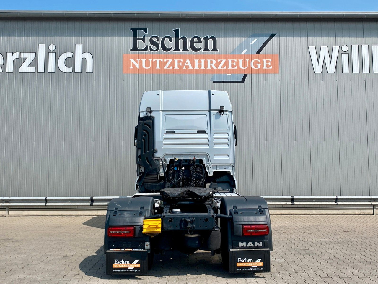 MAN TGX 18.500 BLS | XLX*ACC*Navi*Retarder*2x Tank - شاحنة جرار: صور 4 MAN TGX 18.500 BLS | XLX*ACC*Navi*Retarder*2x Tank - شاحنة جرار: صور 4