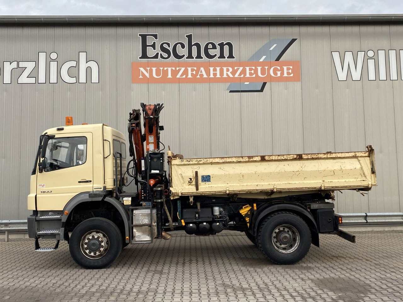 Mercedes-Benz 1833 4x4 Axor | Atlas 105.2-A2*Funk*AHK*3 Sitze - قلابات, شاحنة كرين: صور 3 Mercedes-Benz 1833 4x4 Axor | Atlas 105.2-A2*Funk*AHK*3 Sitze - قلابات, شاحنة كرين: صور 3