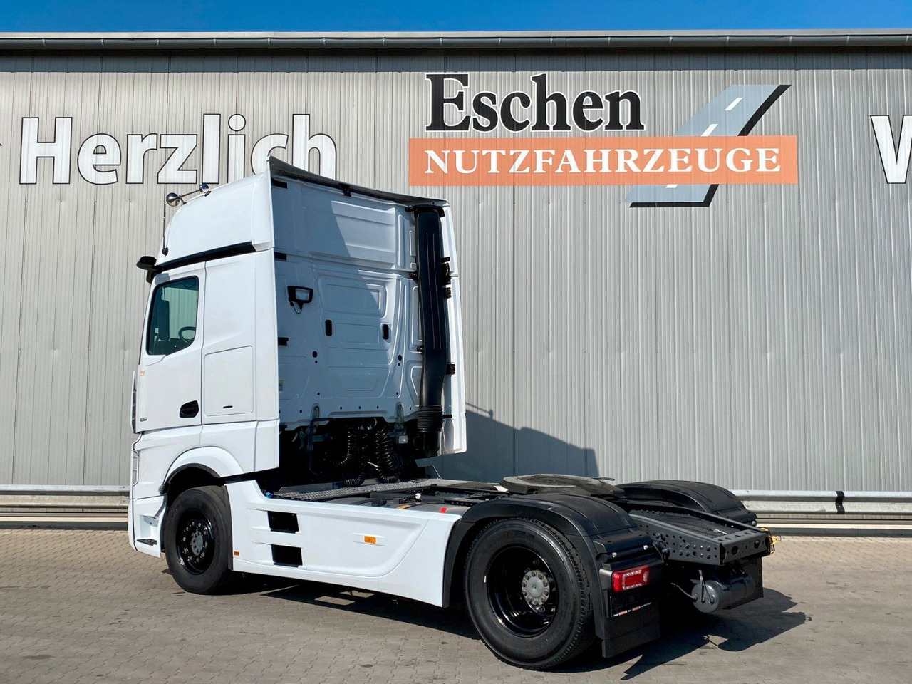 Mercedes-Benz 1851 Actros | GigaSpace*Navi*Retarder*Mirror Cam - شاحنة جرار: صور 3 Mercedes-Benz 1851 Actros | GigaSpace*Navi*Retarder*Mirror Cam - شاحنة جرار: صور 3