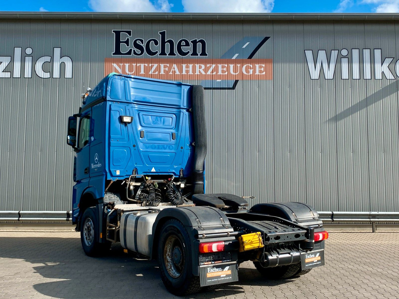 Mercedes-Benz 1851 Arocs LS | 2x Hydraulik*Reifen:70%*1.Hd*AC - شاحنة جرار: صور 3 Mercedes-Benz 1851 Arocs LS | 2x Hydraulik*Reifen:70%*1.Hd*AC - شاحنة جرار: صور 3