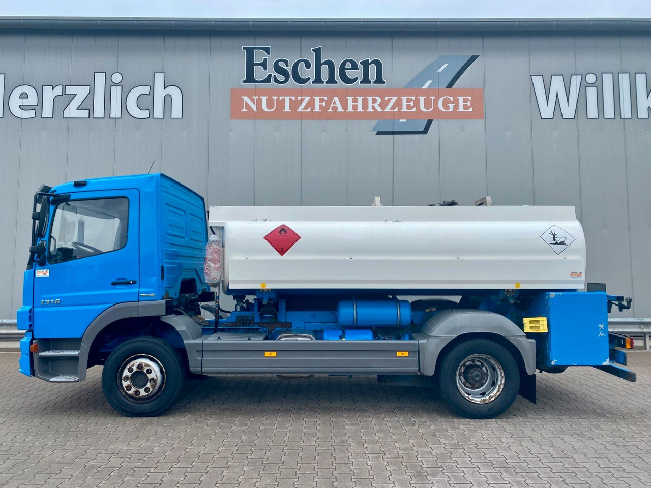 Mercedes-Benz Atego 1318 | Esterer A3*7480ltr*AHK*1.Hand - شاحنة صهريج: صور 2 Mercedes-Benz Atego 1318 | Esterer A3*7480ltr*AHK*1.Hand - شاحنة صهريج: صور 2