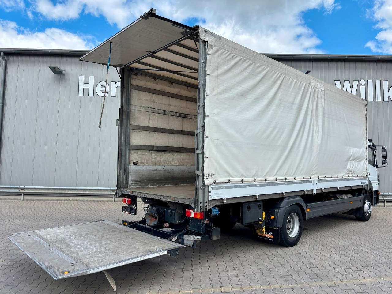 Mercedes-Benz Atego 1624 I 2,66m Höhe*Pritsche*Plane*LBW*AHK - شاحنة ستارة: صور 5 Mercedes-Benz Atego 1624 I 2,66m Höhe*Pritsche*Plane*LBW*AHK - شاحنة ستارة: صور 5