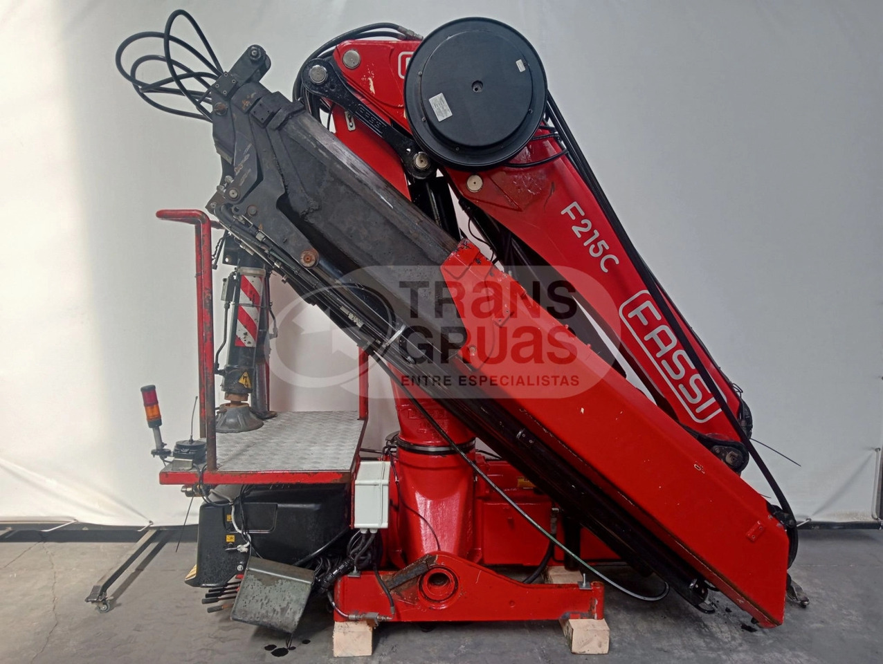 Grúa hidráulica Fassi F215AC.2.24 - ونش كرين: صور 2 Grúa hidráulica Fassi F215AC.2.24 - ونش كرين: صور 2