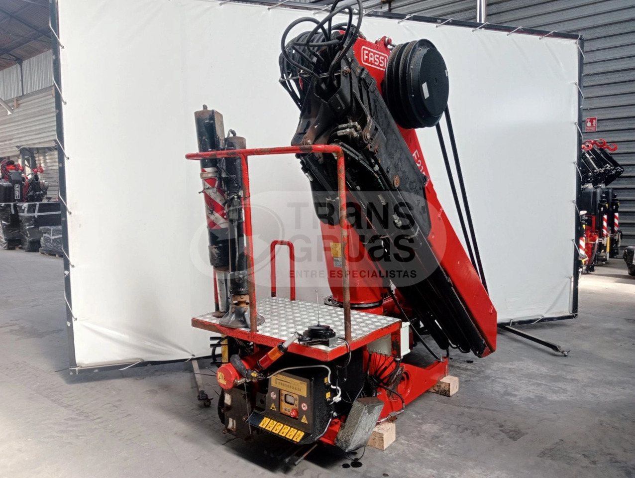 Grúa hidráulica Fassi F215AC.2.24 - ونش كرين: صور 3 Grúa hidráulica Fassi F215AC.2.24 - ونش كرين: صور 3