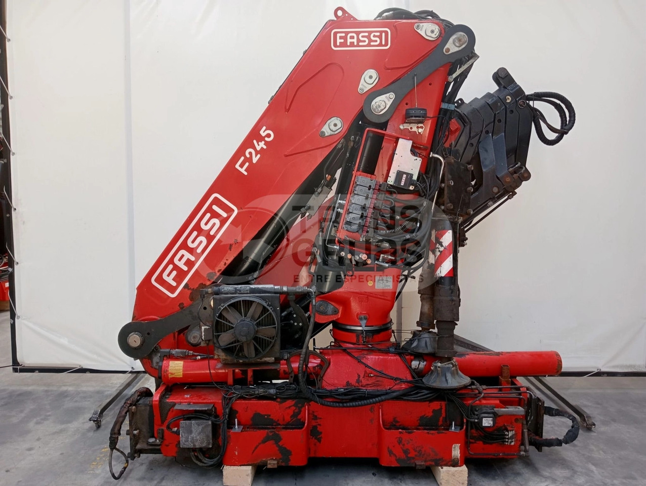 Grúa hidráulica Fassi F245A.2.26 E-Dynamic - ونش كرين: صور 1 Grúa hidráulica Fassi F245A.2.26 E-Dynamic - ونش كرين: صور 1
