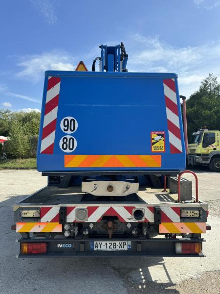Iveco Eurocargo 100E18 - مصاعد الازدهار محمولة على شاحنة: صور 3 Iveco Eurocargo 100E18 - مصاعد الازدهار محمولة على شاحنة: صور 3