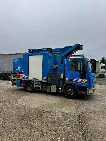 Iveco Eurocargo 100E19 - مصاعد الازدهار محمولة على شاحنة: صور 4 Iveco Eurocargo 100E19 - مصاعد الازدهار محمولة على شاحنة: صور 4