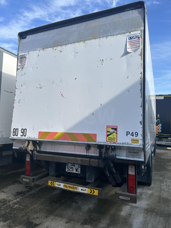 Renault D-Series D19 - بصندوق مغلق شاحنة: صور 3 Renault D-Series D19 - بصندوق مغلق شاحنة: صور 3