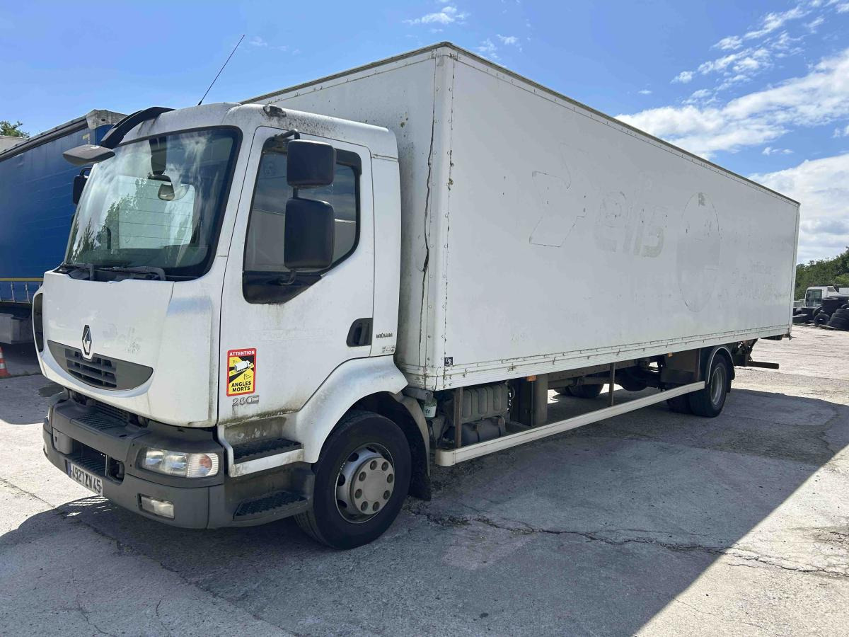 Renault Midlum 180 - بصندوق مغلق شاحنة: صور 1 Renault Midlum 180 - بصندوق مغلق شاحنة: صور 1