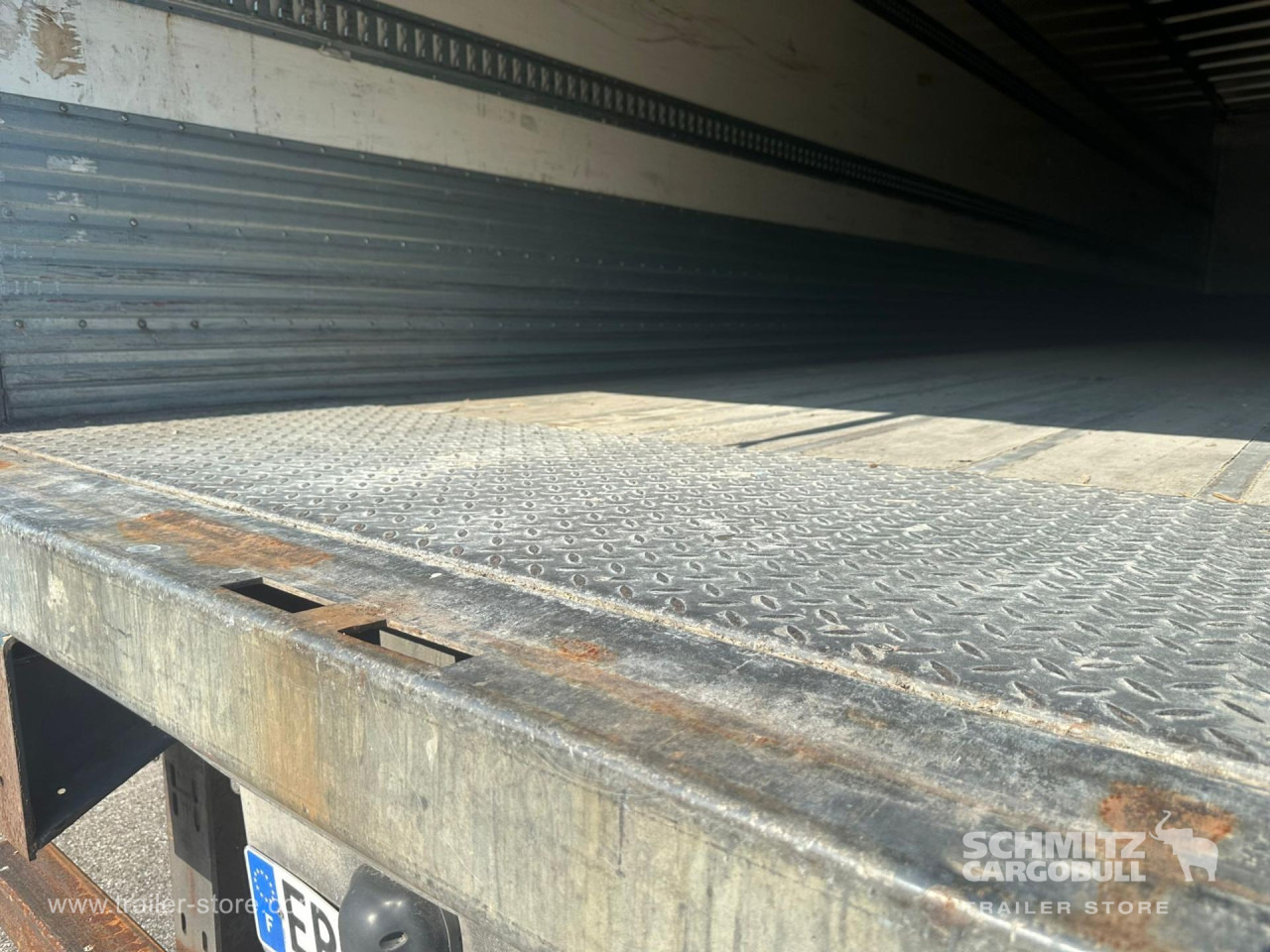 FRUEHAUF Dryfreight Standard Roller shutter door - بصندوق مغلق نصف مقطورة: صور 4 FRUEHAUF Dryfreight Standard Roller shutter door - بصندوق مغلق نصف مقطورة: صور 4