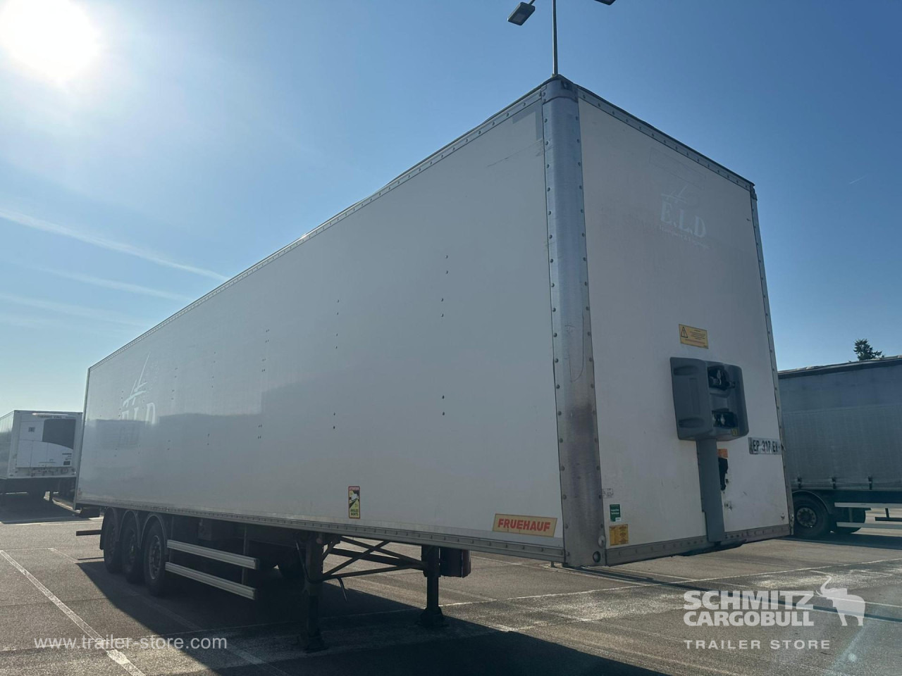 FRUEHAUF Dryfreight Standard Roller shutter door - بصندوق مغلق نصف مقطورة: صور 1 FRUEHAUF Dryfreight Standard Roller shutter door - بصندوق مغلق نصف مقطورة: صور 1