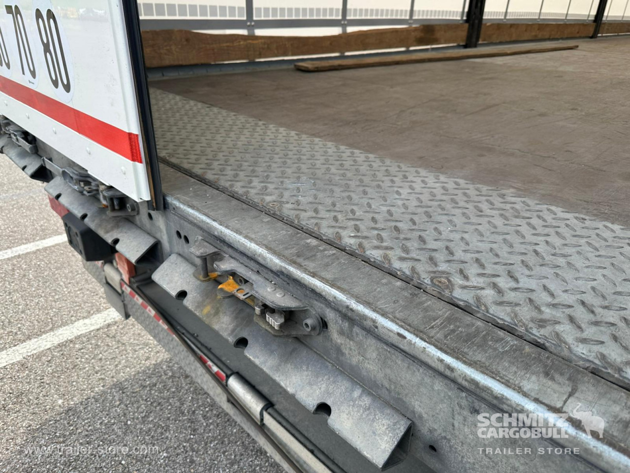 SCHMITZ Curtainsider Standard Taillift - الخيمة نصف مقطورة: صور 4 SCHMITZ Curtainsider Standard Taillift - الخيمة نصف مقطورة: صور 4