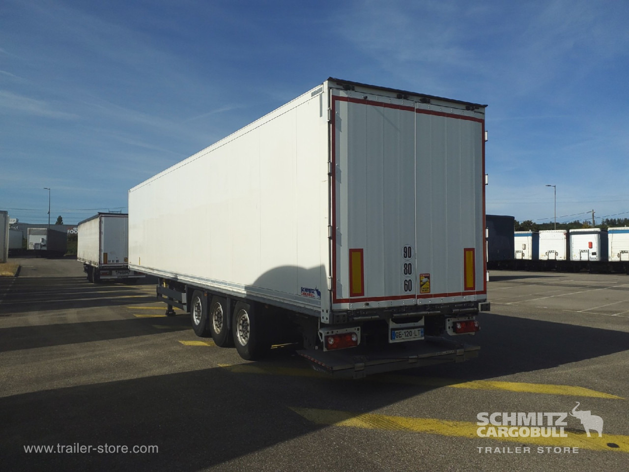 SCHMITZ Dryfreight Standard Taillift - بصندوق مغلق نصف مقطورة: صور 1 SCHMITZ Dryfreight Standard Taillift - بصندوق مغلق نصف مقطورة: صور 1