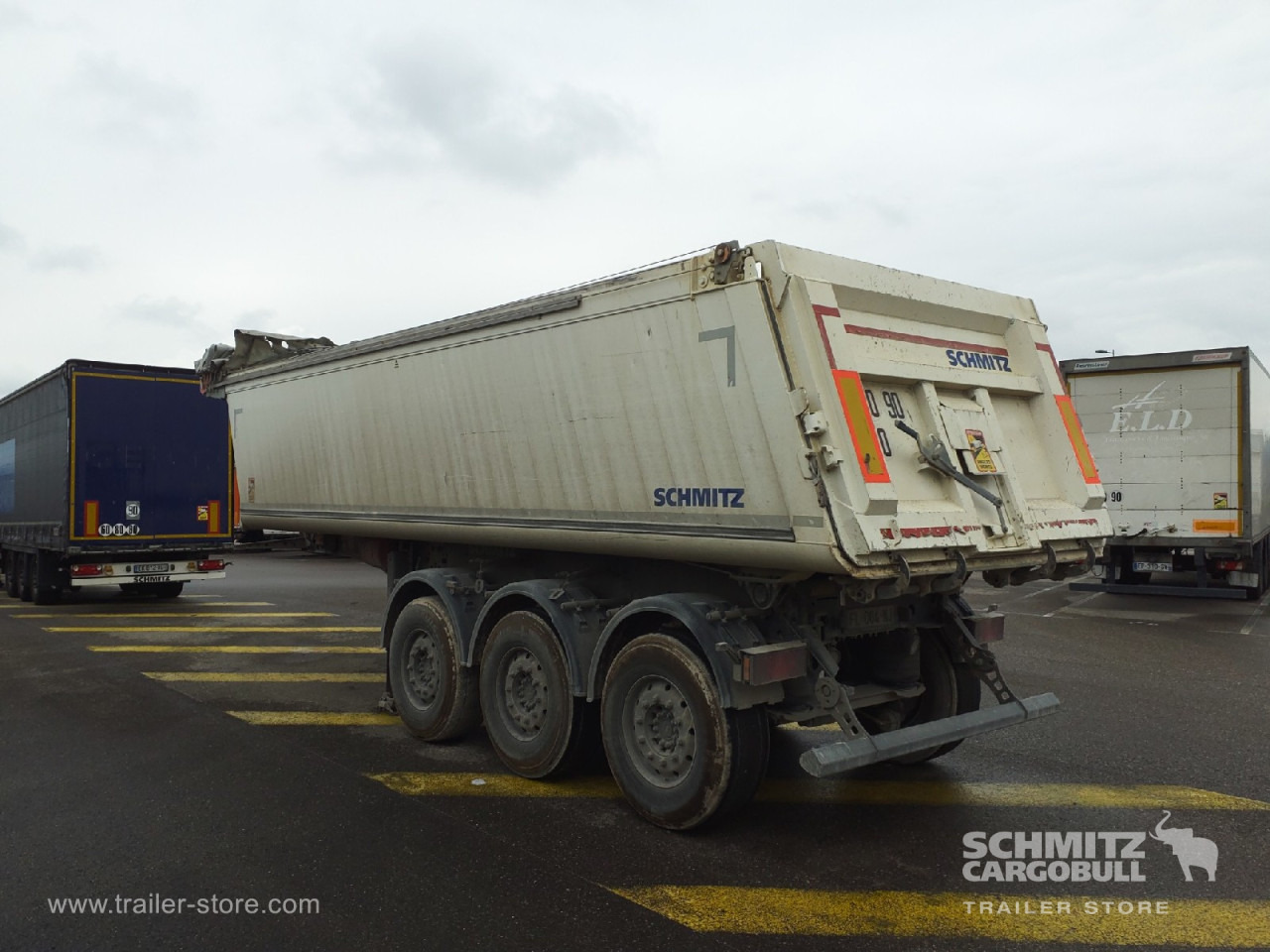 SCHMITZ Tipper Alu-square sided body 27m³ - قلابة نصف مقطورة: صور 5 SCHMITZ Tipper Alu-square sided body 27m³ - قلابة نصف مقطورة: صور 5