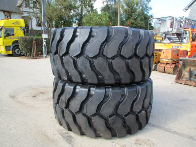 HILO 35/65R33 LCHS - الإطارات - آلات البناء: صور 1 HILO 35/65R33 LCHS - الإطارات - آلات البناء: صور 1