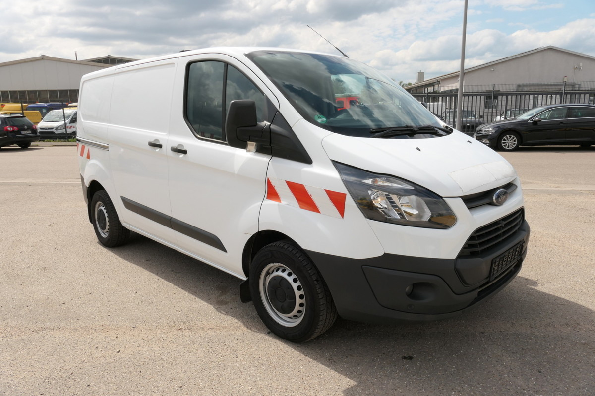 FORD Transit Custom 290 2.0 TDCi - فان المدمجة: صور 3 FORD Transit Custom 290 2.0 TDCi - فان المدمجة: صور 3