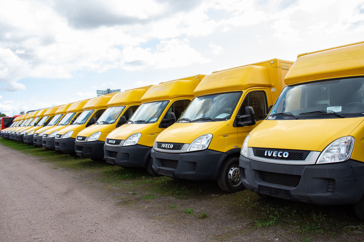 IVECO Daily 35 S11 C30C AUTOMATIK KAMERA MAXI Regale L - الشاحنات الصغيرة صندوق مغلق: صور 1 IVECO Daily 35 S11 C30C AUTOMATIK KAMERA MAXI Regale L - الشاحنات الصغيرة صندوق مغلق: صور 1