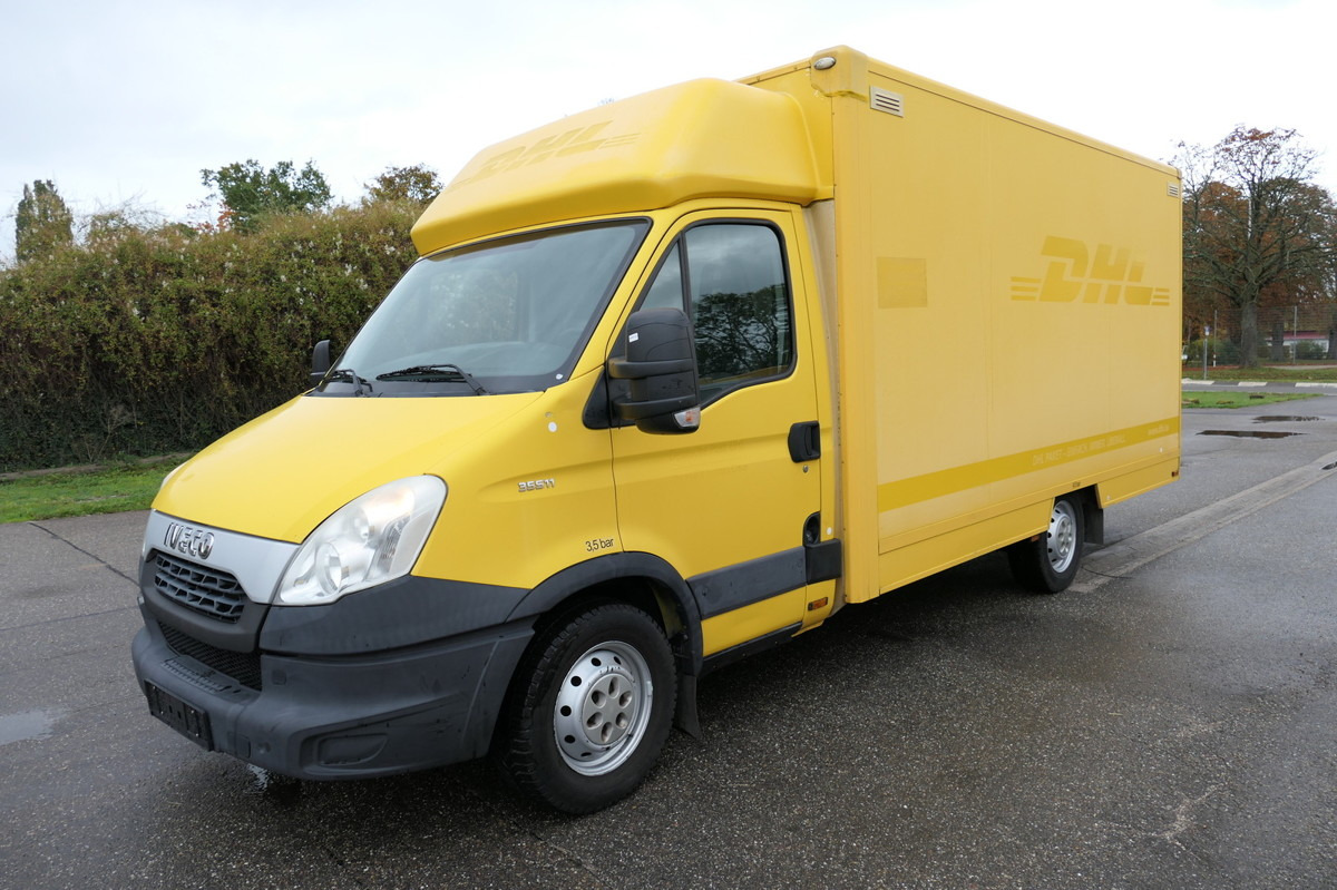 IVECO Daily 35 S11 C30C AUTOMATIK KAMERA Regale LUFT D - الشاحنات الصغيرة صندوق مغلق: صور 1 IVECO Daily 35 S11 C30C AUTOMATIK KAMERA Regale LUFT D - الشاحنات الصغيرة صندوق مغلق: صور 1