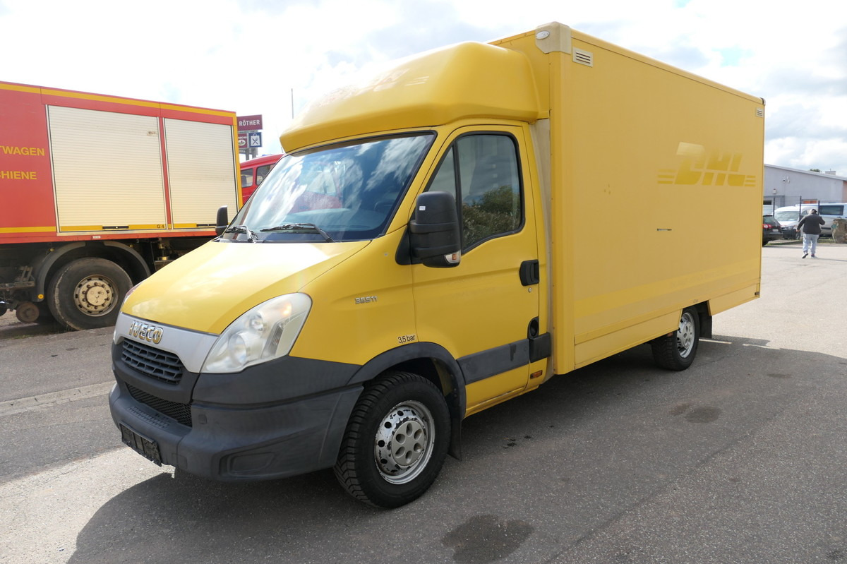 IVECO Daily 35 S11 C30C AUTOMATIK KAMERA Regale LUFT D - الشاحنات الصغيرة صندوق مغلق: صور 1 IVECO Daily 35 S11 C30C AUTOMATIK KAMERA Regale LUFT D - الشاحنات الصغيرة صندوق مغلق: صور 1