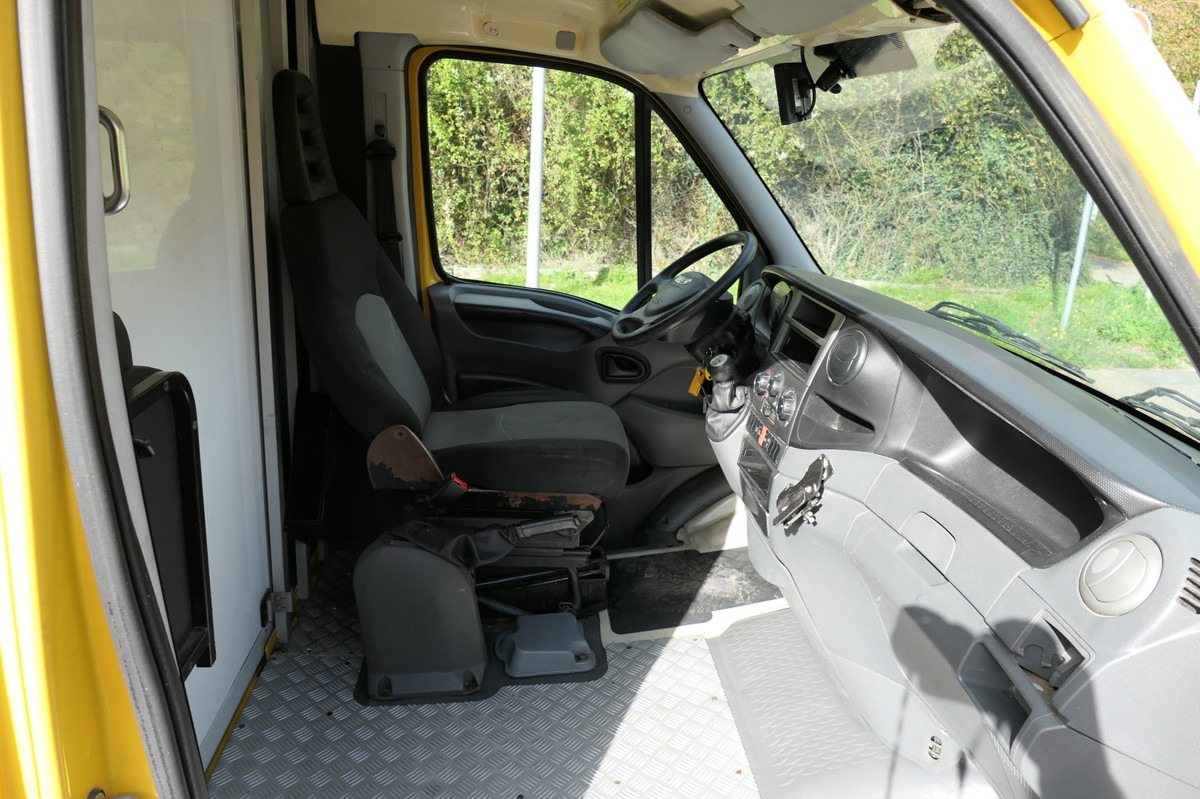 IVECO Daily 35 S11 C30C AUTOMATIK KAMERA Regale LUFT D - الشاحنات الصغيرة صندوق مغلق: صور 5 IVECO Daily 35 S11 C30C AUTOMATIK KAMERA Regale LUFT D - الشاحنات الصغيرة صندوق مغلق: صور 5