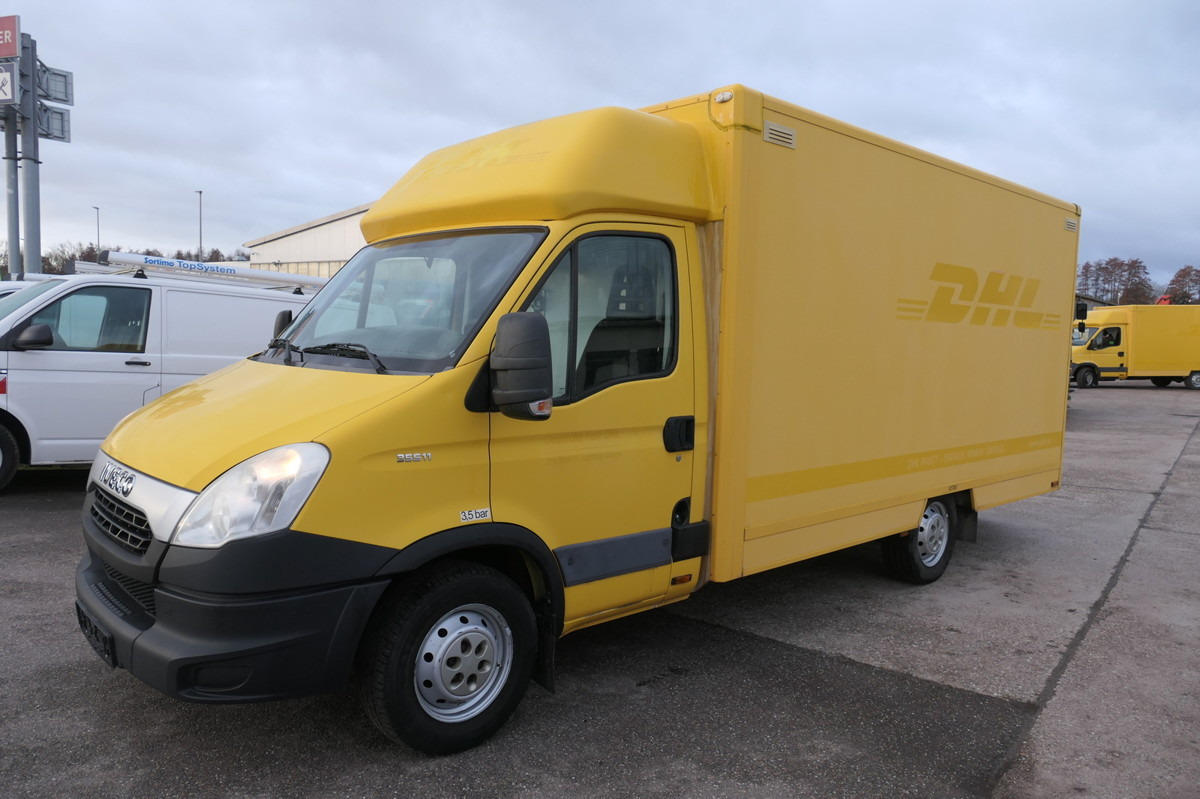 IVECO Daily 35 S11 C30C AUTOMATIK KAMERA Regale LUFT D - الشاحنات الصغيرة صندوق مغلق: صور 1 IVECO Daily 35 S11 C30C AUTOMATIK KAMERA Regale LUFT D - الشاحنات الصغيرة صندوق مغلق: صور 1