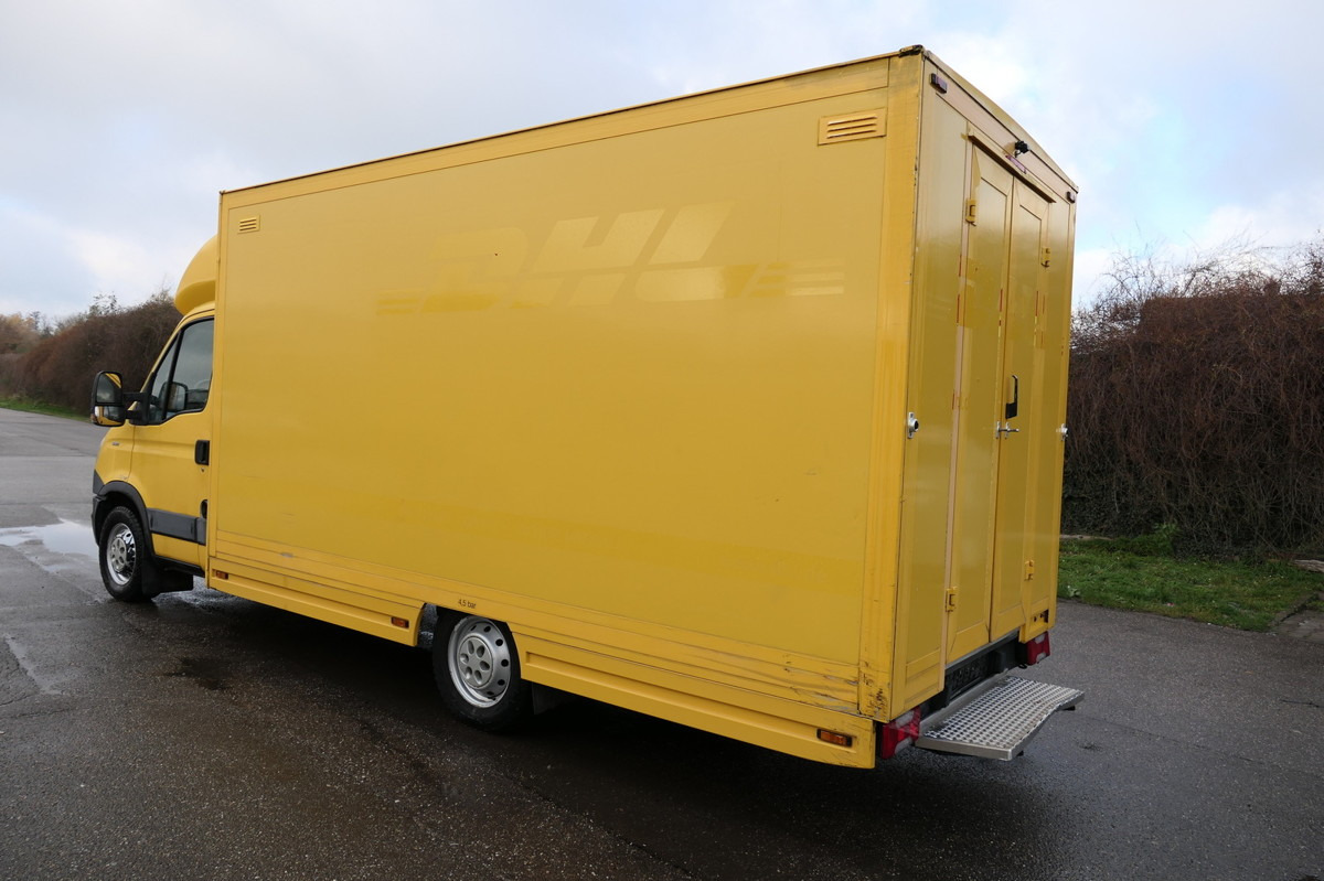 IVECO Daily 35 S11 C30C KURZ AUTOMATIK KAMERA Regale L - الشاحنات الصغيرة صندوق مغلق: صور 4 IVECO Daily 35 S11 C30C KURZ AUTOMATIK KAMERA Regale L - الشاحنات الصغيرة صندوق مغلق: صور 4