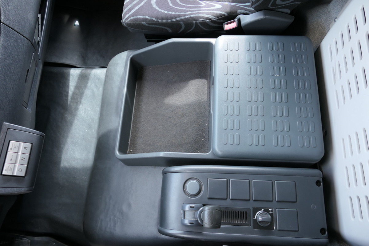 الشاحنات الصغيرة صندوق مغلق IVECO EuroCargo ML 75 E 16 P LBW LUFT EURO-5 Koffer-In: صور 10 الشاحنات الصغيرة صندوق مغلق IVECO EuroCargo ML 75 E 16 P LBW LUFT EURO-5 Koffer-In: صور 10