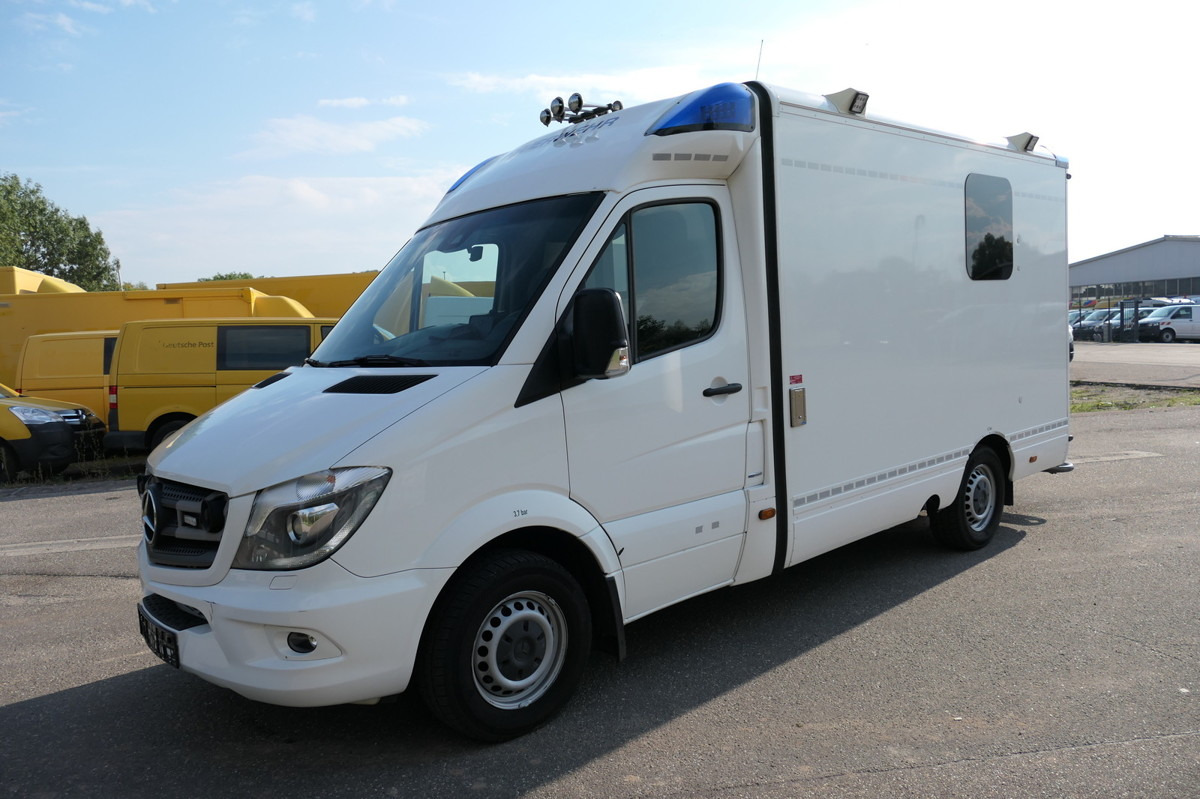 MERCEDES-BENZ 319 Sprinter 6-Zylinder Rettungswagen Strobel - سيارة إسعاف: صور 1 MERCEDES-BENZ 319 Sprinter 6-Zylinder Rettungswagen Strobel - سيارة إسعاف: صور 1