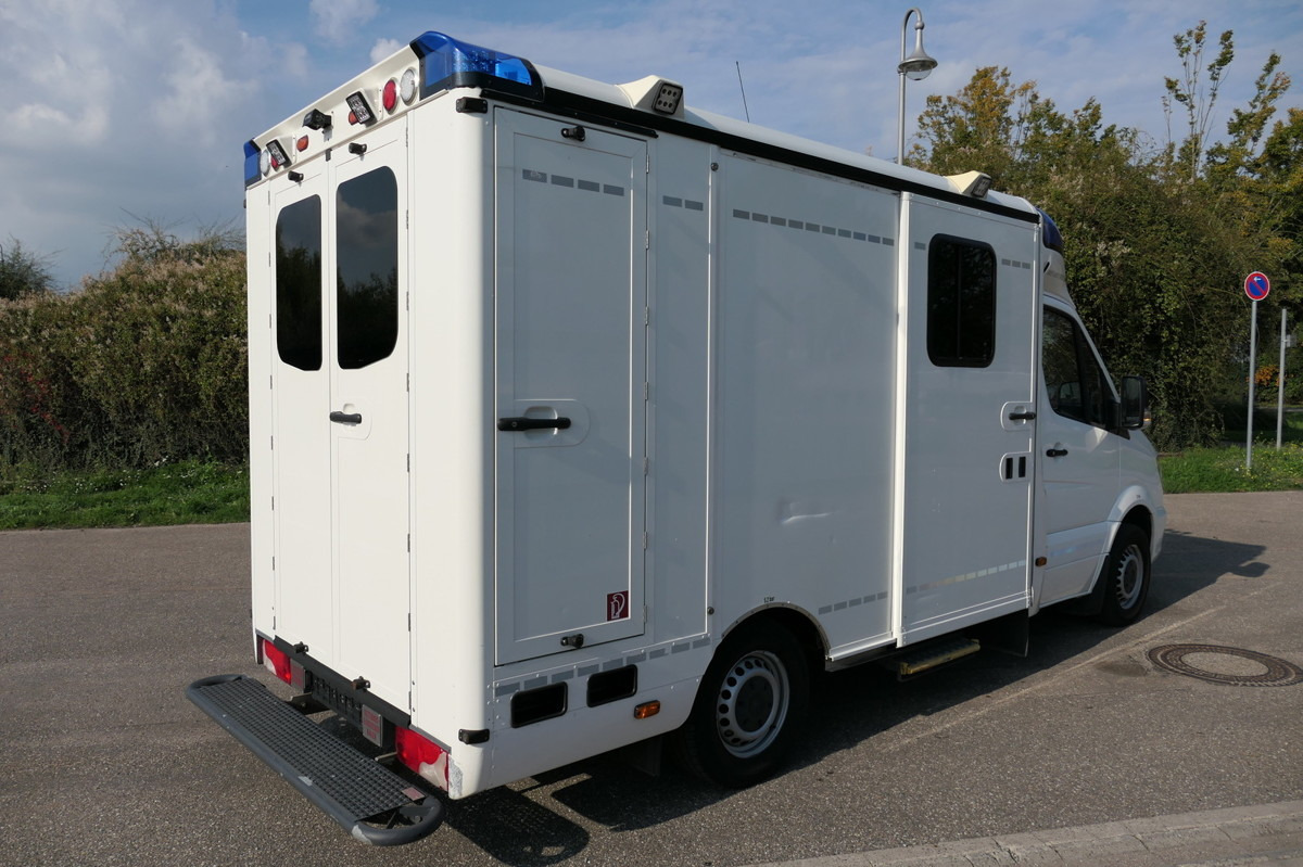 MERCEDES-BENZ 319 Sprinter 6-Zylinder Rettungswagen Strobel - سيارة إسعاف: صور 4 MERCEDES-BENZ 319 Sprinter 6-Zylinder Rettungswagen Strobel - سيارة إسعاف: صور 4