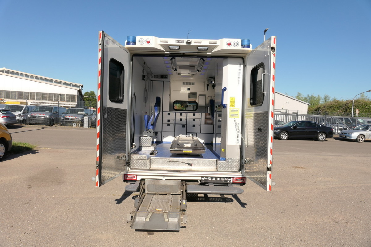 سيارة إسعاف MERCEDES-BENZ Sprinter 519 CDI Klima Krankenwagen: صور 13