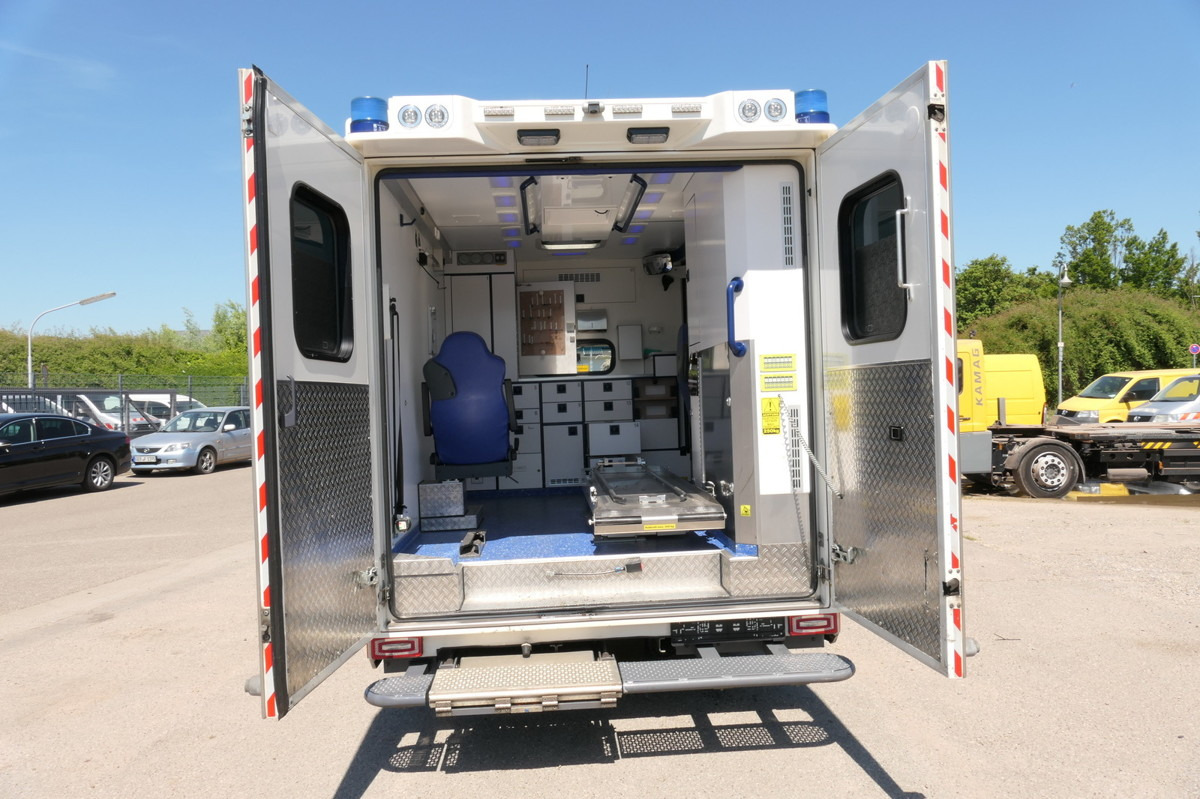MERCEDES-BENZ Sprinter 519 CDI Klima Krankenwagen - سيارة إسعاف: صور 5 MERCEDES-BENZ Sprinter 519 CDI Klima Krankenwagen - سيارة إسعاف: صور 5