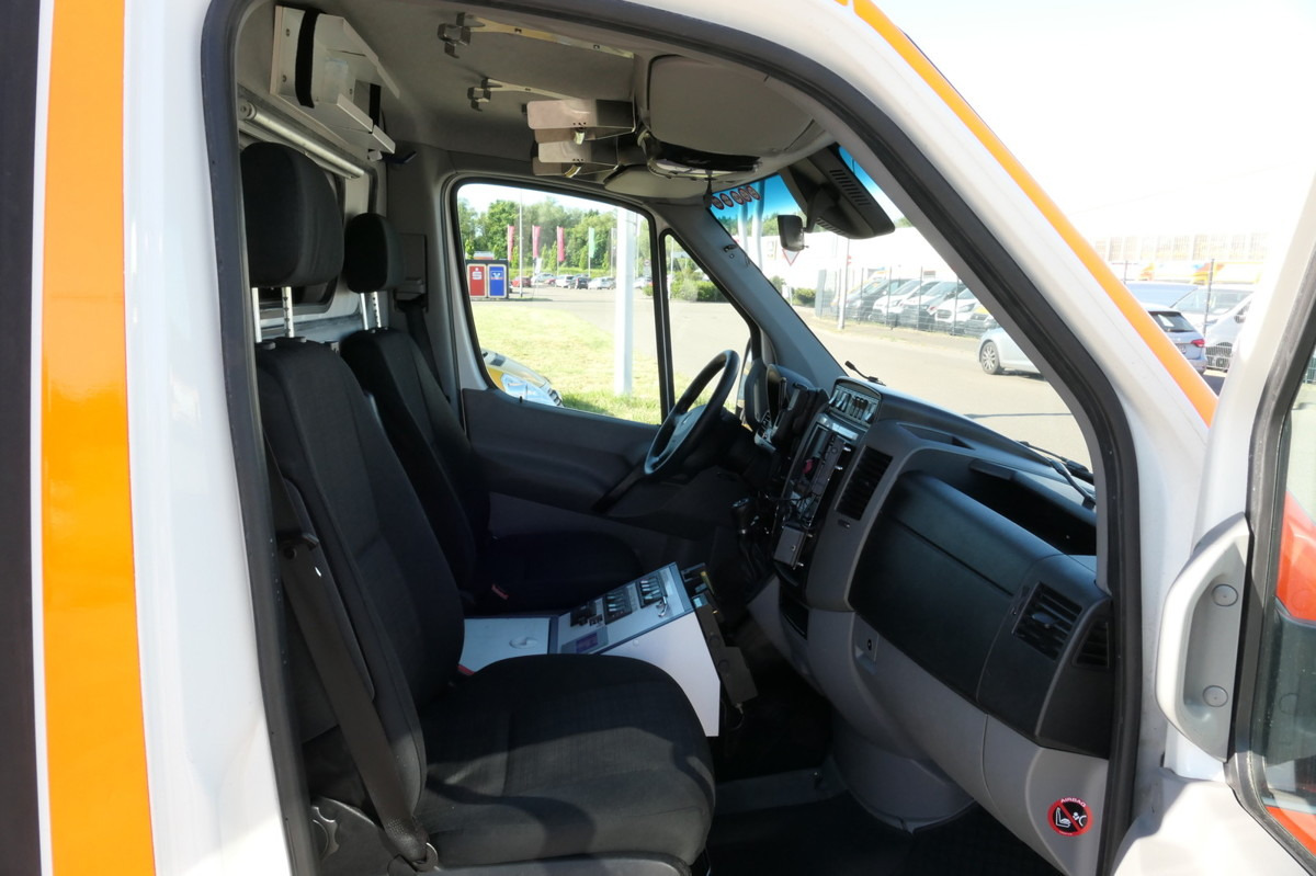 MERCEDES-BENZ Sprinter 519 CDI Klima Krankenwagen - سيارة إسعاف: صور 5 MERCEDES-BENZ Sprinter 519 CDI Klima Krankenwagen - سيارة إسعاف: صور 5
