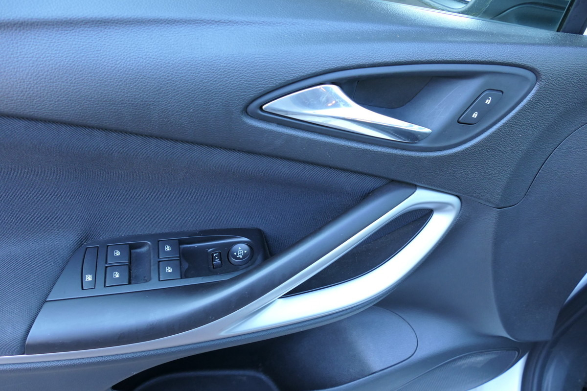 سيارة OPEL Astra K 1.4 Turbo CNG Edition Klima COC: صور 12